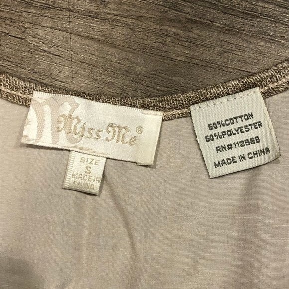 Miss Me Cold Shoulder Blouse Shirt Ball Chain Grunge Detail S SM Small Cream Tan - Picture 7 of 11